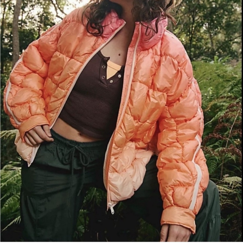 Free People Movement Scrunchy Glossy Pippa‎ Puffer Just Peachy Ombre Size XS - Picture 5 of 10